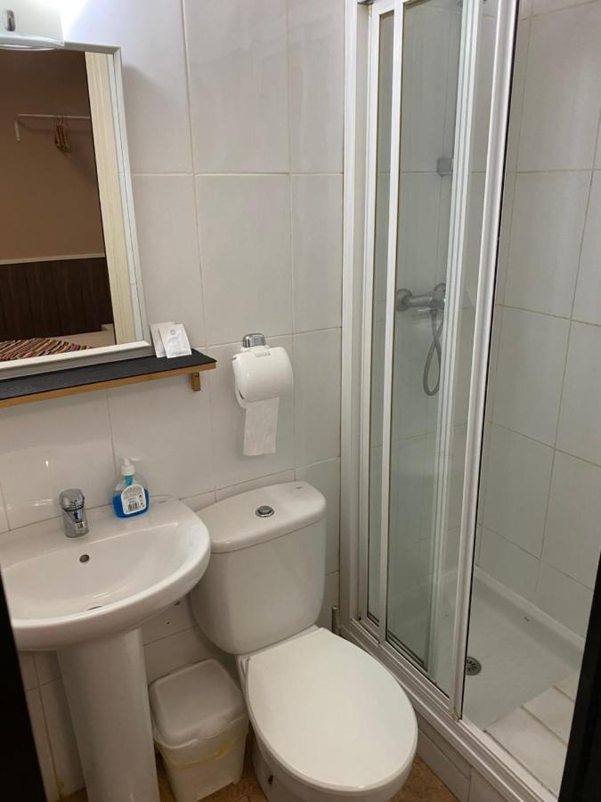 Hostal Urpi-Oklahoma Reus Esterno foto